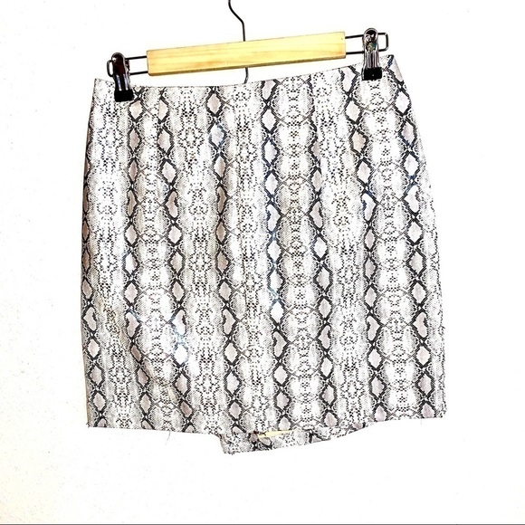 Angeles Faux Leather Snakeskin Mini Skirt - Picture 4 of 4